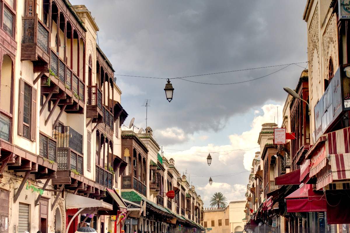 Guide Fès : L’Art de Découvrir une Ville Historique Riche en Émotions